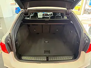 Used 2019 BMW 5 Series M Sport Alpine White - Interior and Exterior details 10