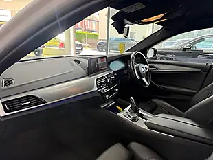 Used 2019 BMW 5 Series M Sport Alpine White - Interior and Exterior details 14