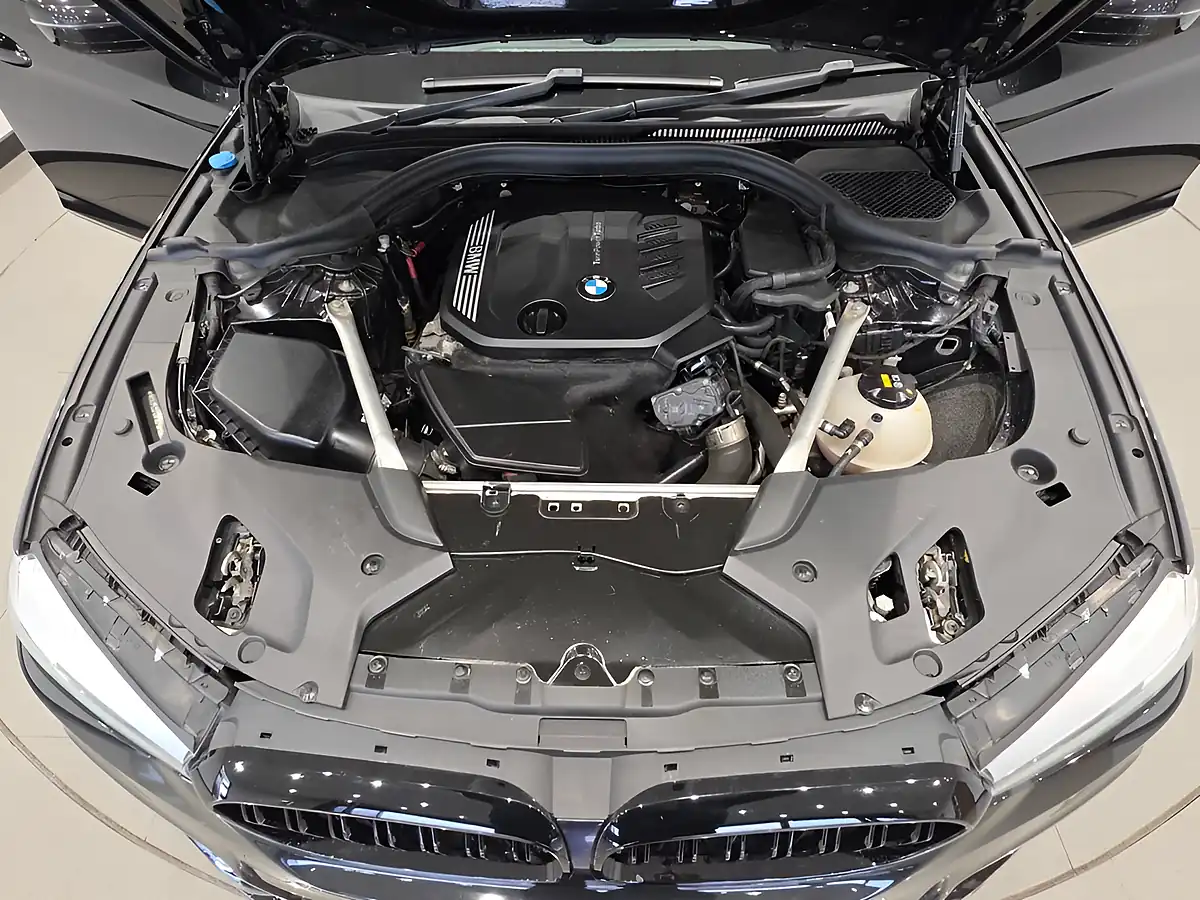 Used 2019 BMW 5 Series M Sport Black - Interior and Exterior details 13