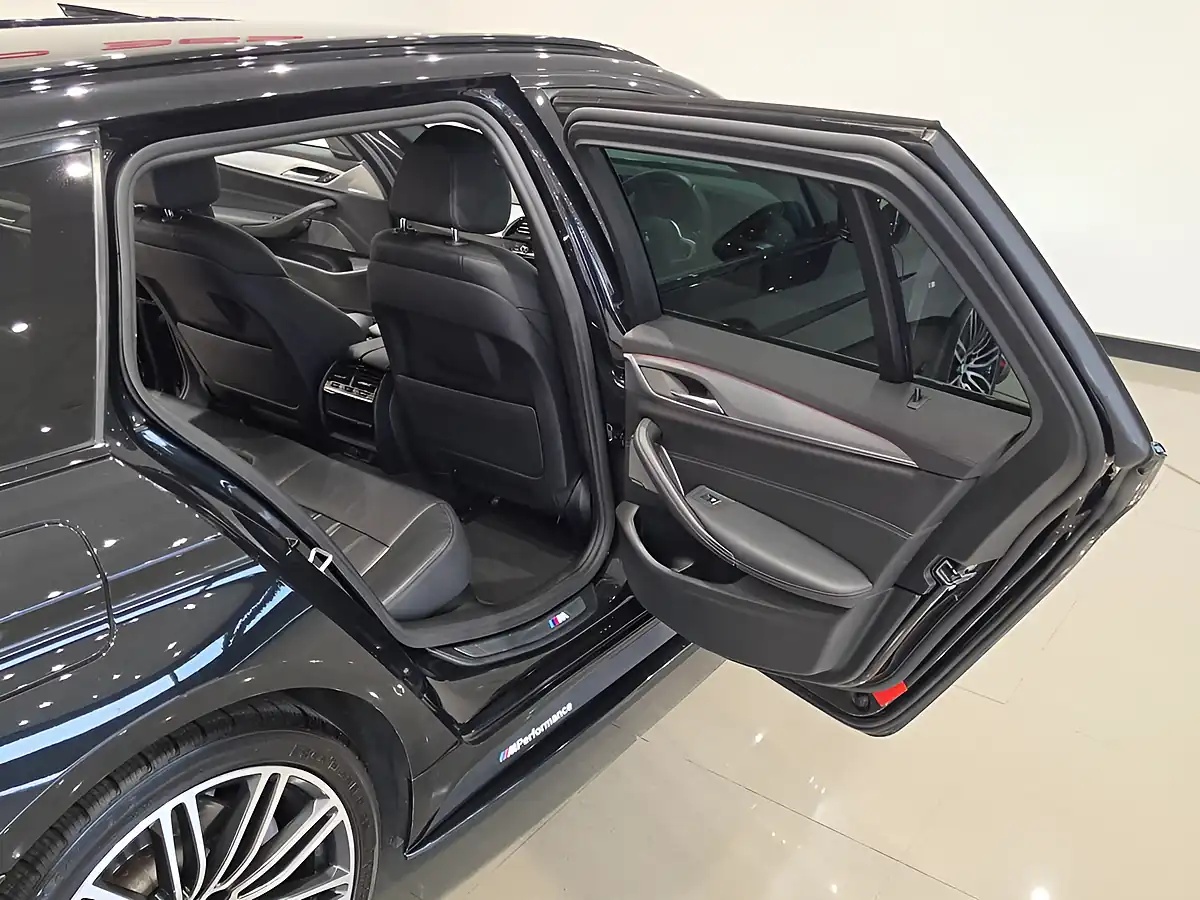 Used 2019 BMW 5 Series M Sport Black - Interior and Exterior details 15