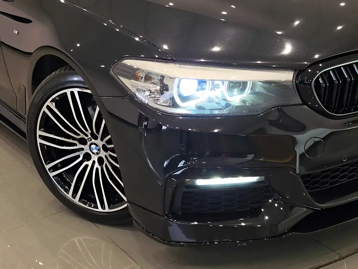 Used 2019 BMW 5 Series M Sport Black - Interior and Exterior details 18