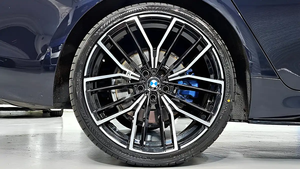 Used 2019 BMW 5 Series M Sport Black - Interior and Exterior details 12