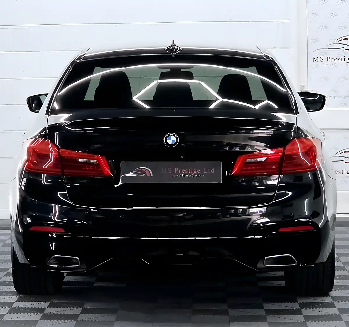 Used 2019 BMW 5 Series M Sport Black Sapphire - Interior and Exterior details 11