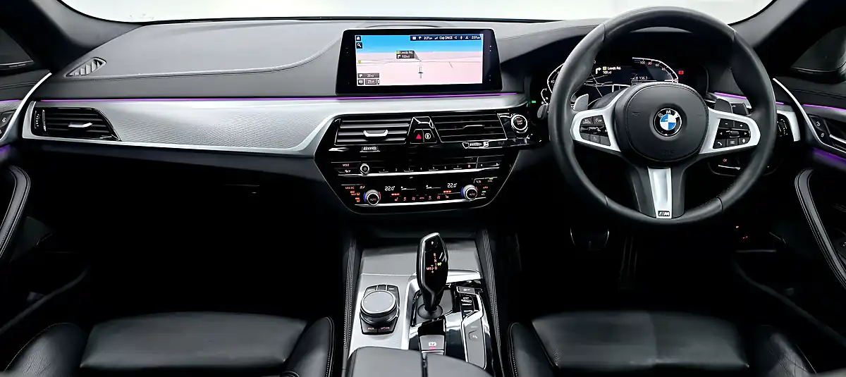 Used 2019 BMW 5 Series M Sport Black Sapphire - Interior and Exterior details 13