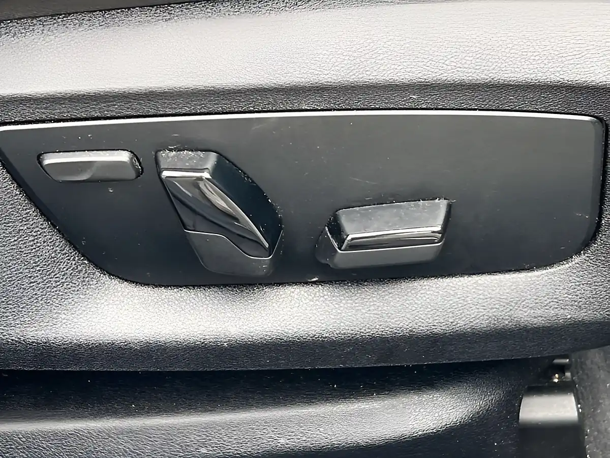 Used 2019 BMW 5 Series M Sport Bluestone - Interior and Exterior details 20
