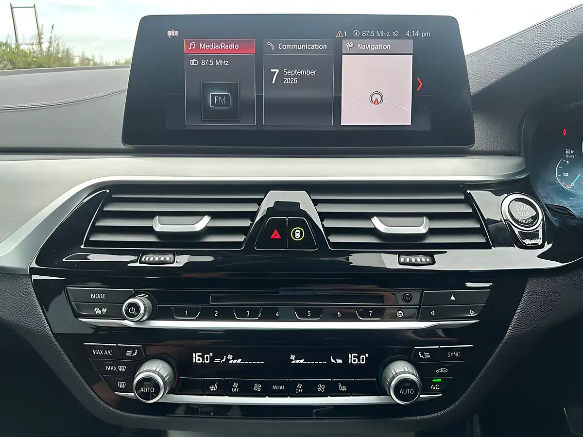 Used 2019 BMW 5 Series M Sport White - Interior and Exterior details 16