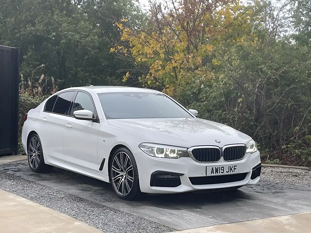 Used 2019 BMW 5 Series M Sport White - Interior and Exterior details 15