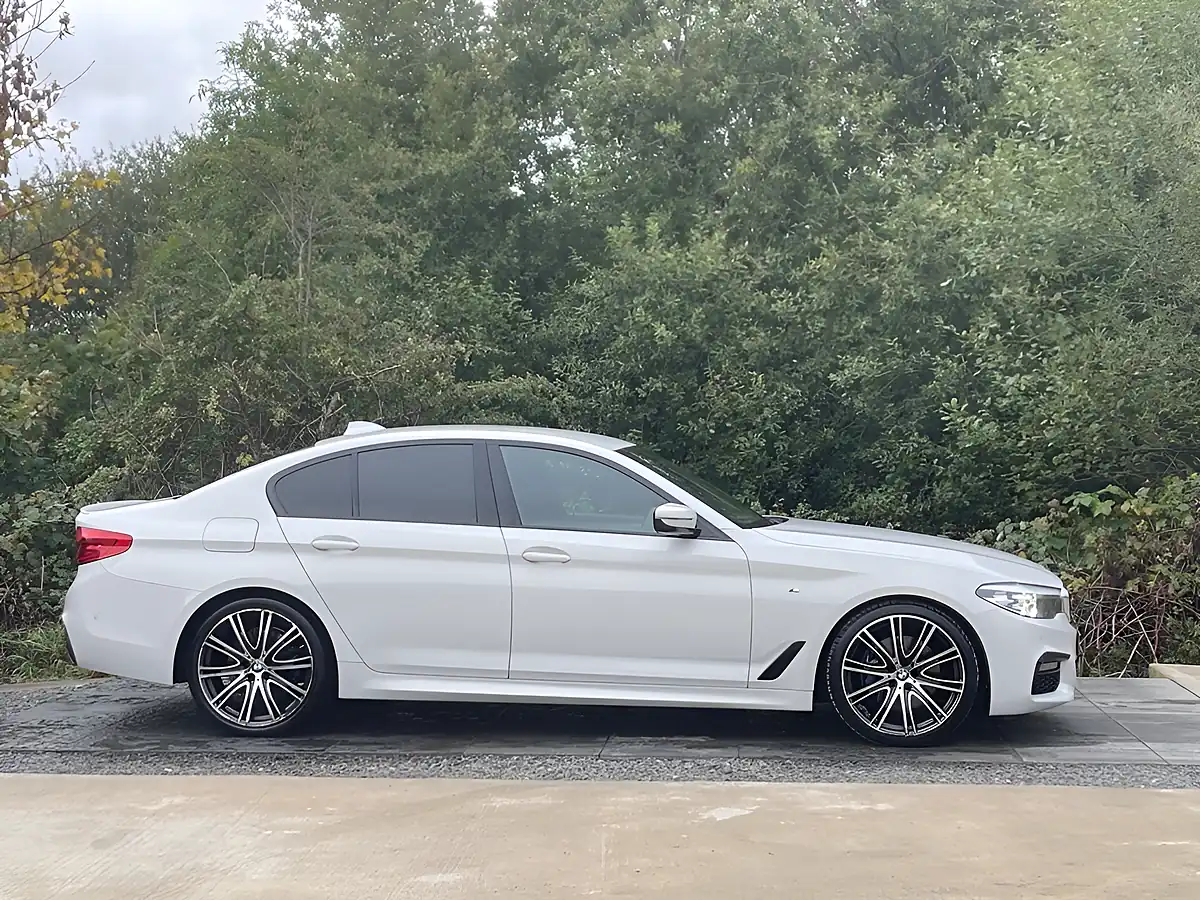 Used 2019 BMW 5 Series M Sport White - Interior and Exterior details 17