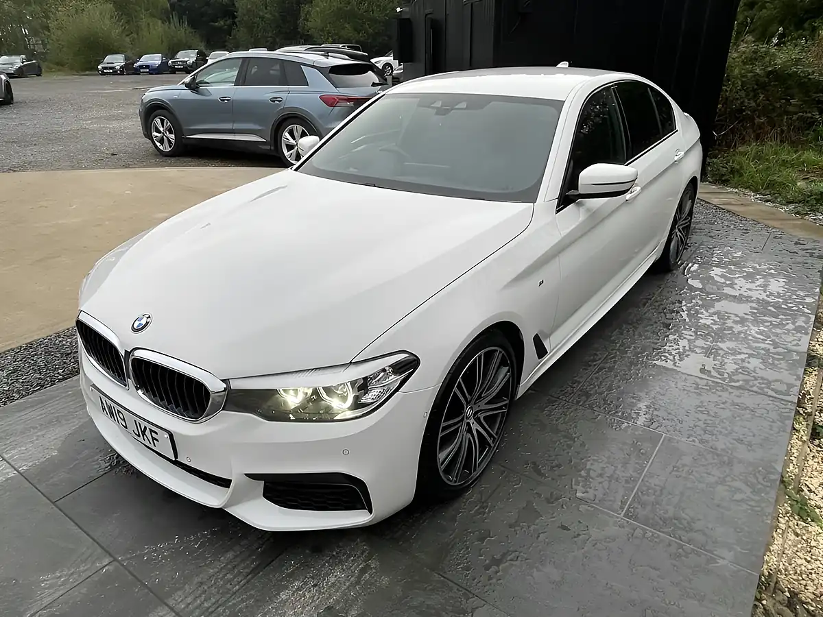Used 2019 BMW 5 Series M Sport White - Interior and Exterior details 18