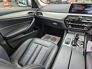 Used 2019 BMW 5 Series Se Glacier Silver - Interior and Exterior details 10