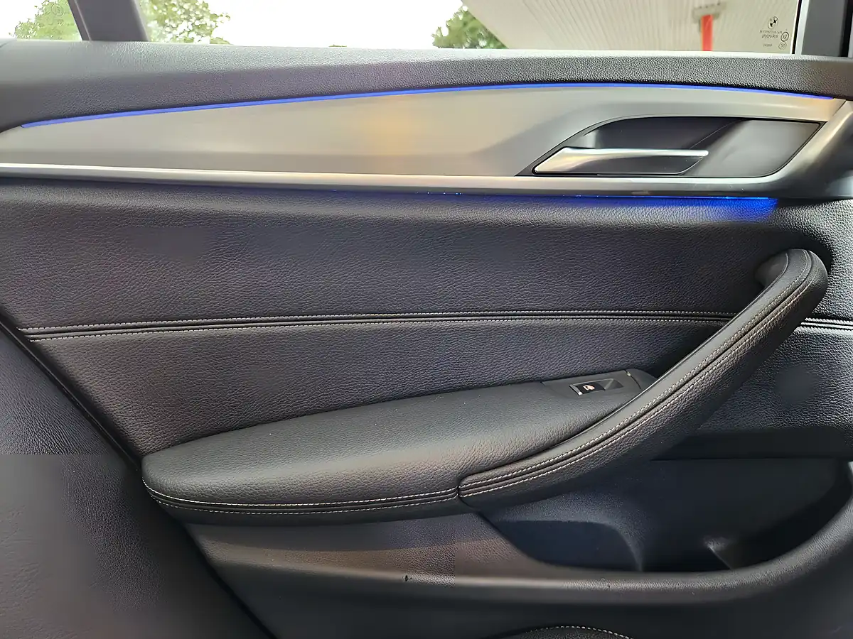 Used 2019 BMW 5 Series Se Glacier Silver - Interior and Exterior details 11