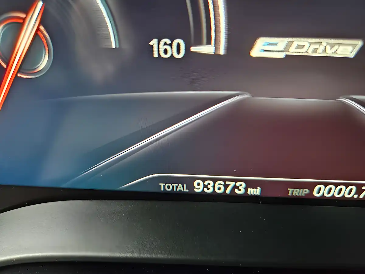 Used 2019 BMW 5 Series Se Glacier Silver - Interior and Exterior details 15