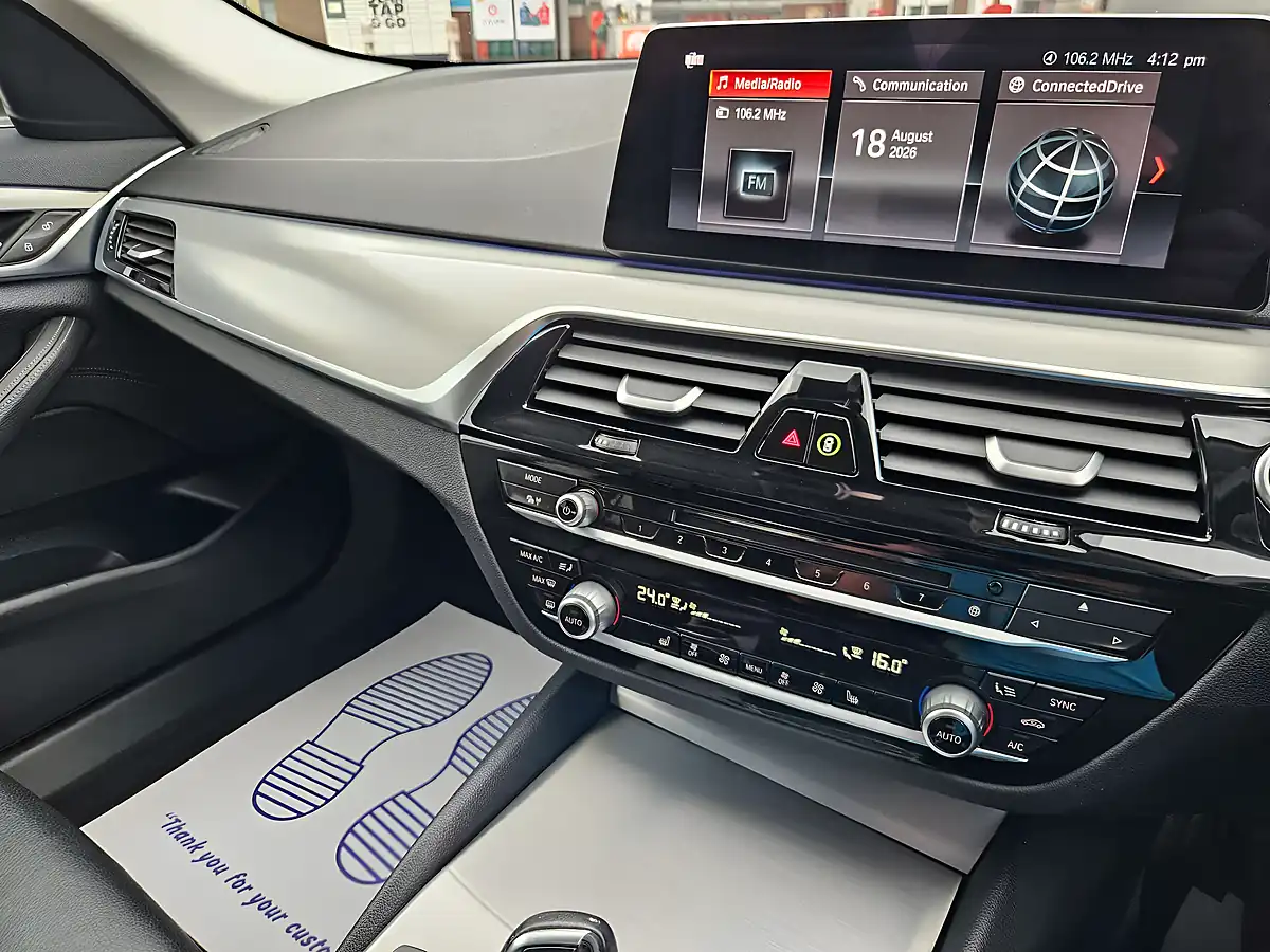 Used 2019 BMW 5 Series Se Glacier Silver - Interior and Exterior details 16