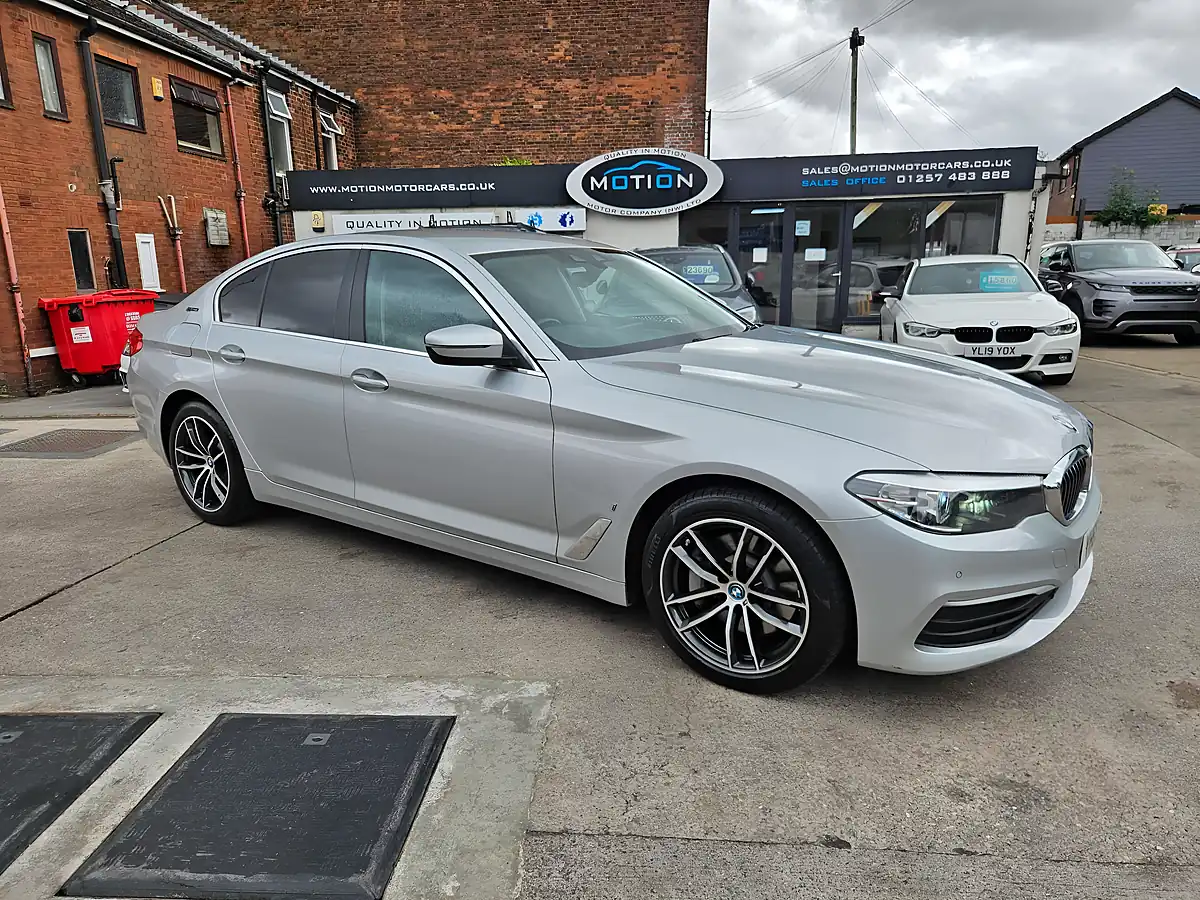 Used 2019 BMW 5 Series Se Glacier Silver - Interior and Exterior details 19