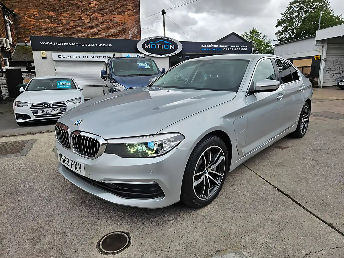 Used 2019 BMW 5 Series Se Glacier Silver - Interior and Exterior details 6