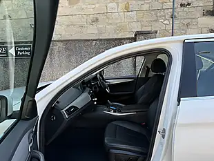 Used 2019 BMW 5 Series Se White - Interior and Exterior details 8
