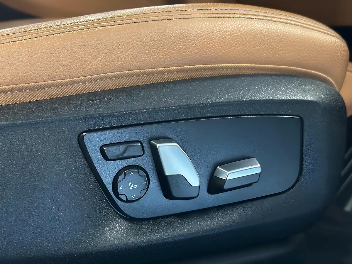 Used 2019 BMW 6 Series M Sport GT Alpine White - Interior and Exterior details 11