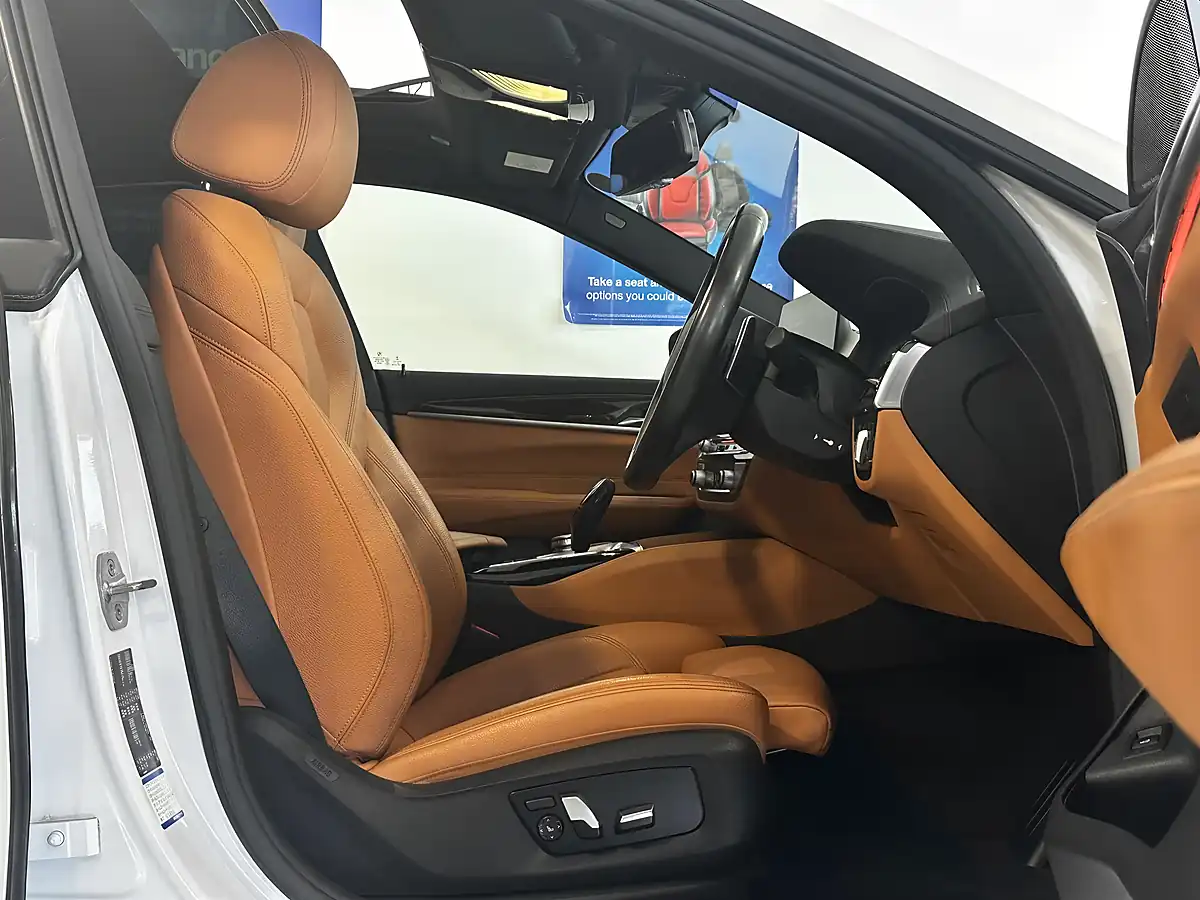 Used 2019 BMW 6 Series M Sport GT Alpine White - Interior and Exterior details 3
