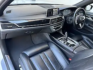 Used 2019 BMW 7 Series M Sport White - Interior and Exterior details 16