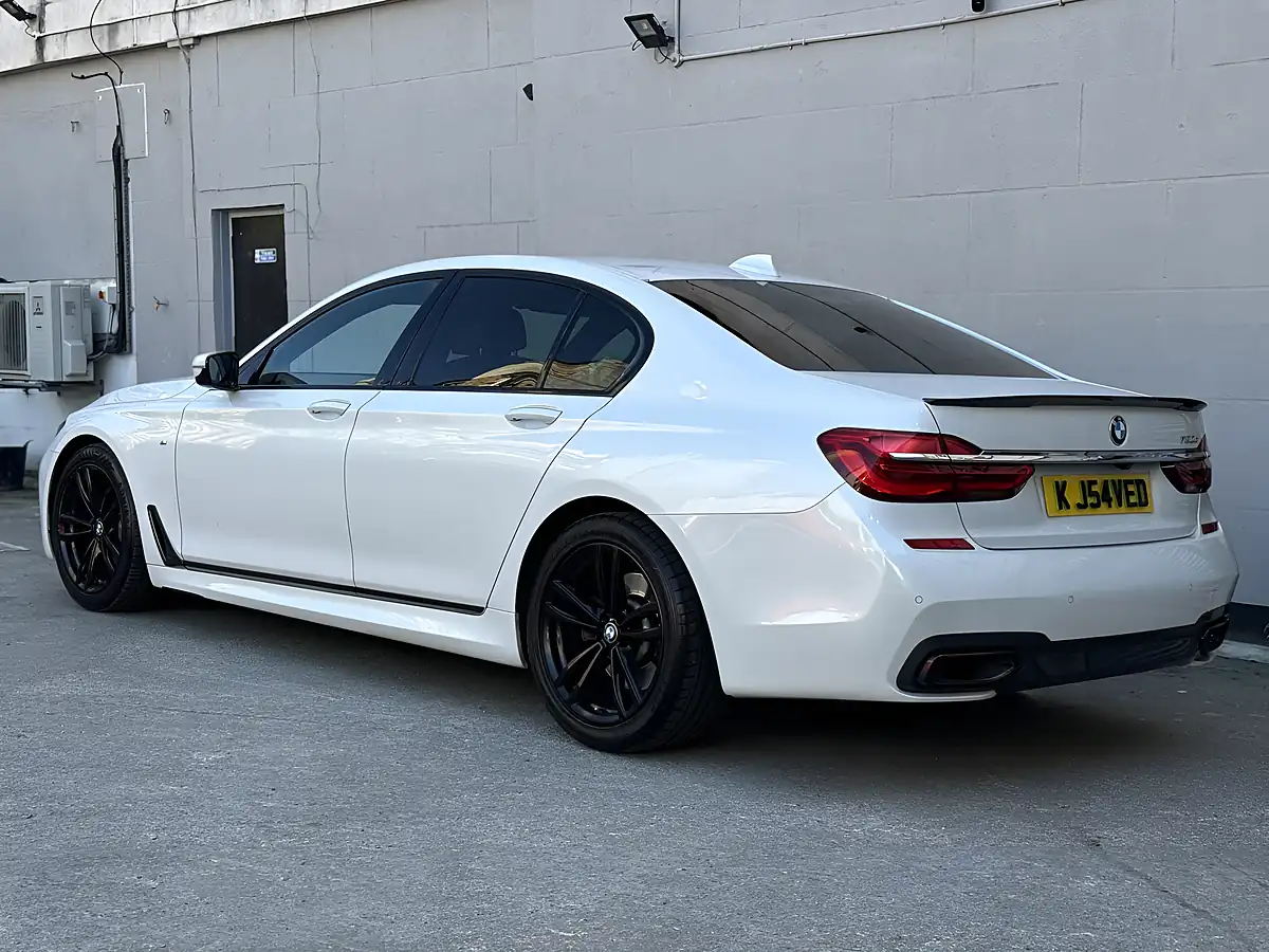 Used 2019 BMW 7 Series M Sport White - Interior and Exterior details 3