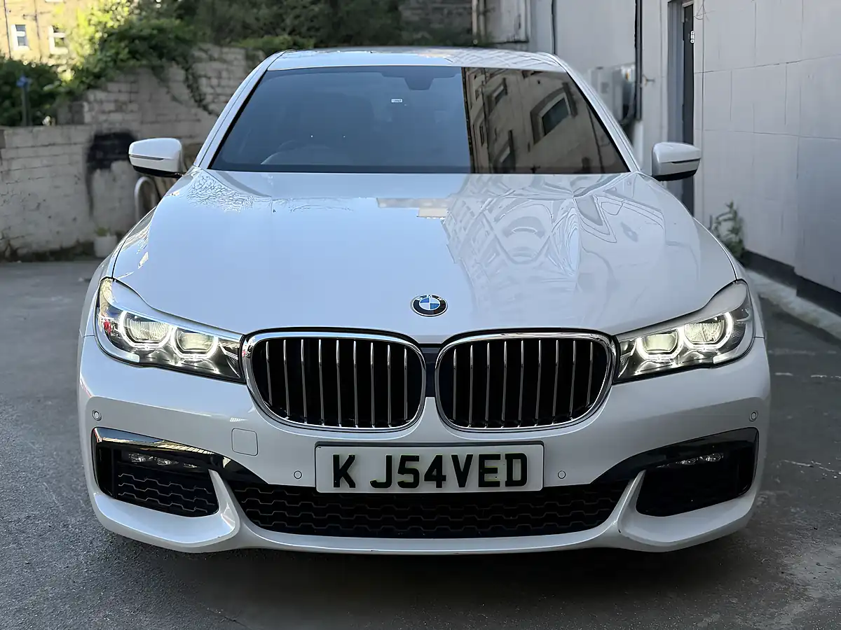 Used 2019 BMW 7 Series M Sport White - Interior and Exterior details 7