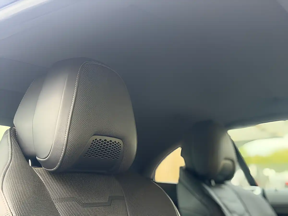 Used 2019 BMW 8 Series M Sport Sonic Speed Blue - Interior and Exterior details 19