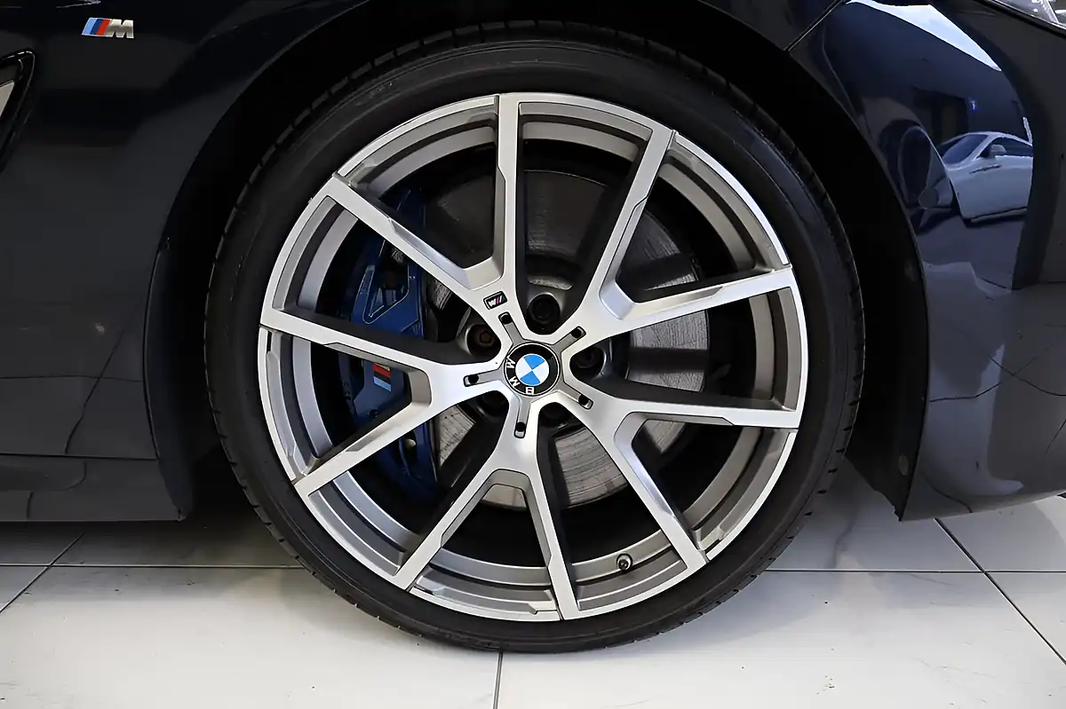 Used 2019 BMW 8 Series M850i Carbon Black - Interior and Exterior details 12