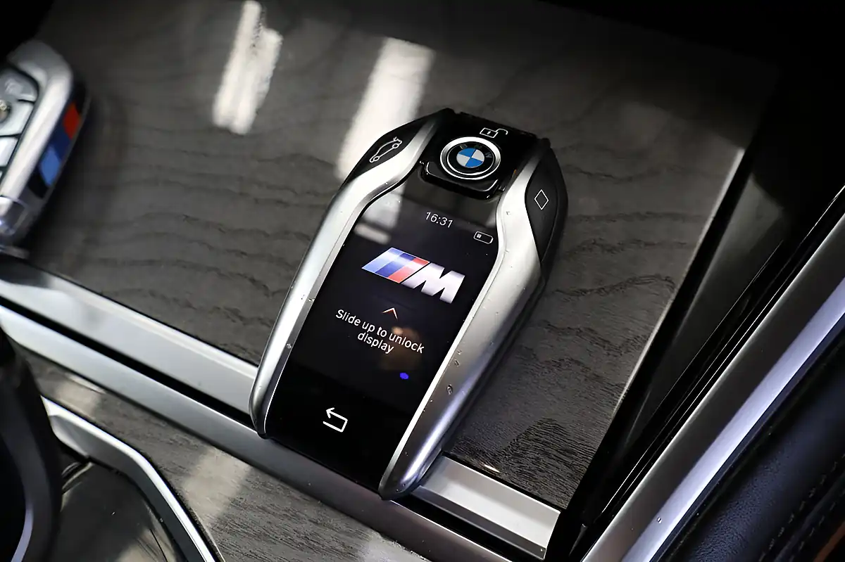 Used 2019 BMW 8 Series M850i Carbon Black - Interior and Exterior details 2