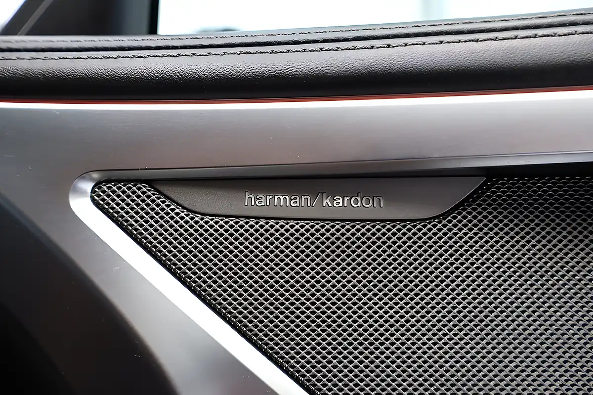 Used 2019 BMW 8 Series M850i Carbon Black - Interior and Exterior details 20
