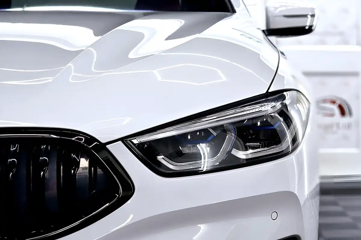 Used 2019 BMW 8 Series M850i Mineral White - Interior and Exterior details 7