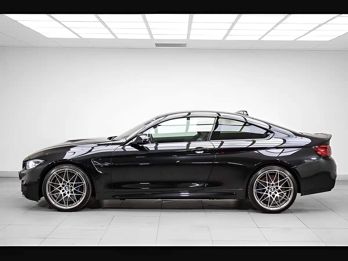 Used 2019 BMW M4 Competition Black - Interior and Exterior details 2