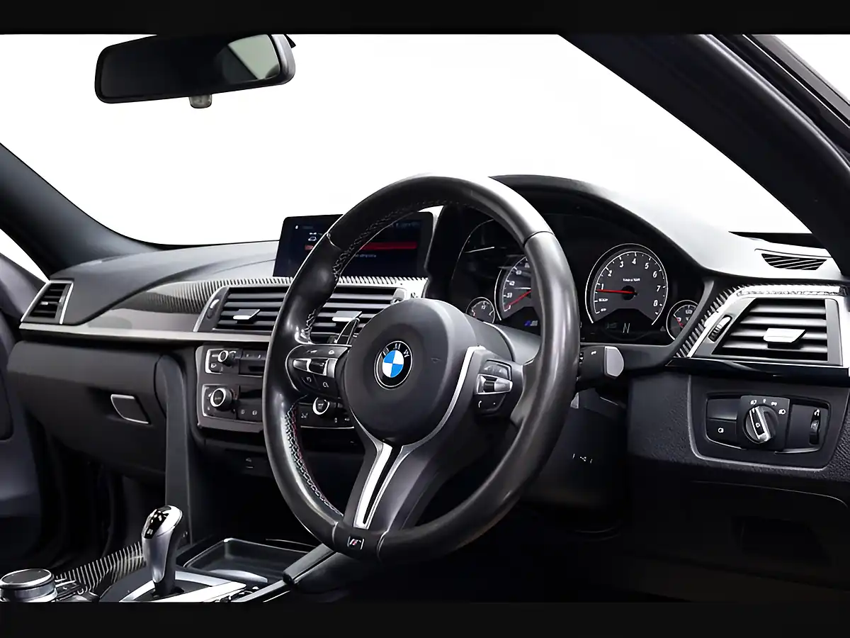 Used 2019 BMW M4 Competition Black - Interior and Exterior details 7