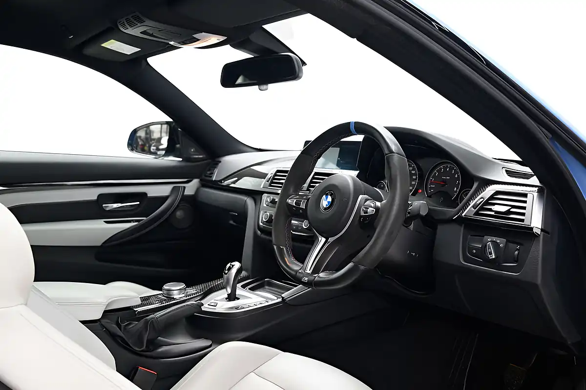 Used 2019 BMW M4 Competition Blue - Interior and Exterior details 13