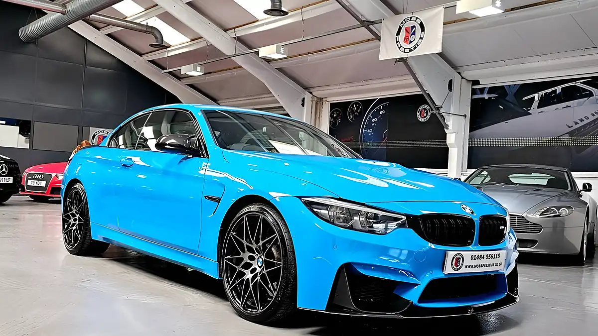 Used 2019 BMW M4 Competition Blue - Interior and Exterior details 10