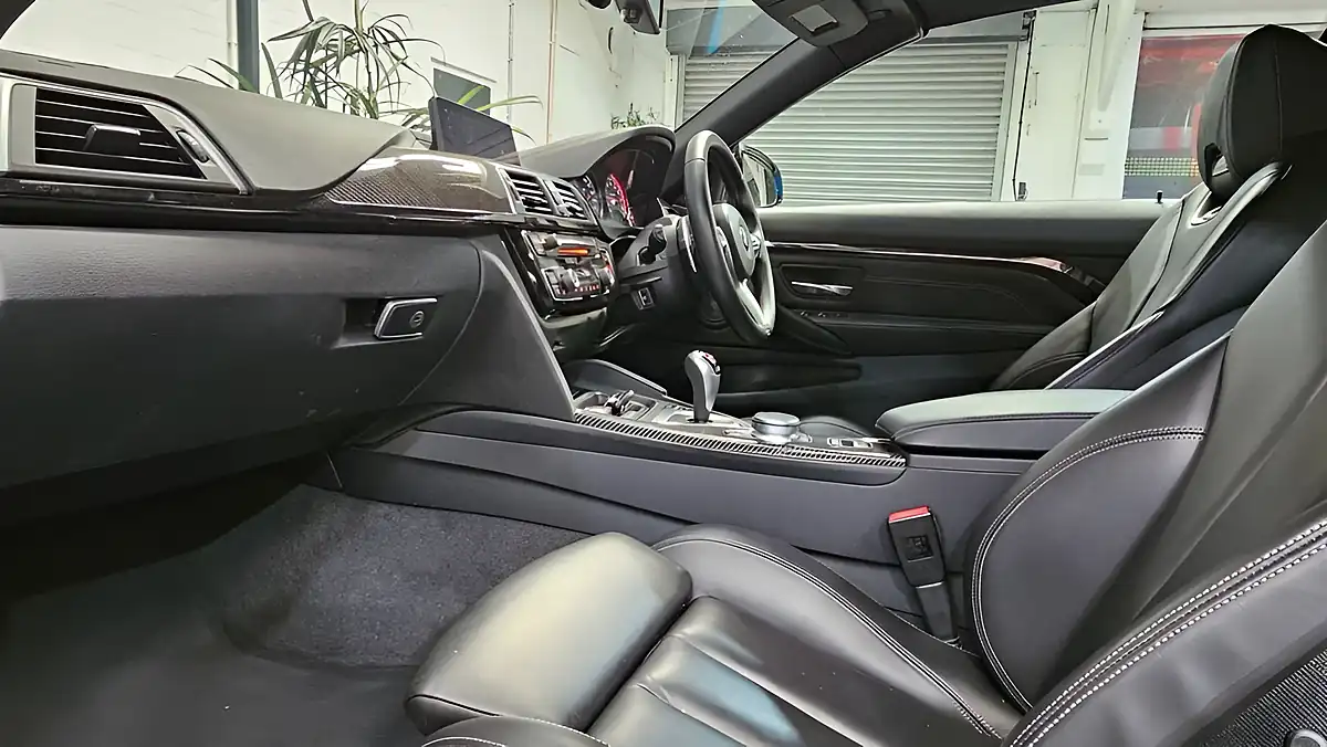 Used 2019 BMW M4 Competition Blue - Interior and Exterior details 14