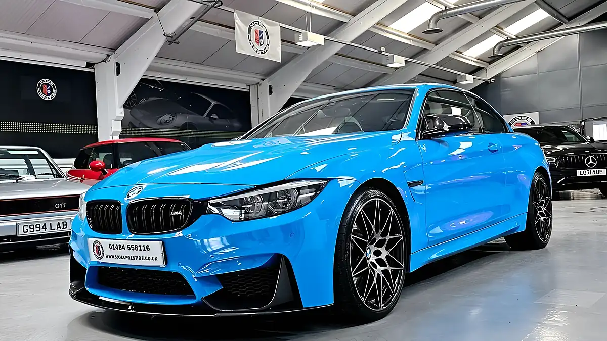 Used 2019 BMW M4 Competition Blue - Interior and Exterior details 8