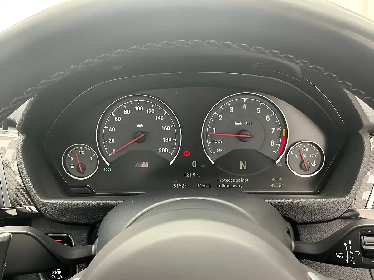 Used 2019 BMW M4 Competition Mineral White - Interior and Exterior details 16