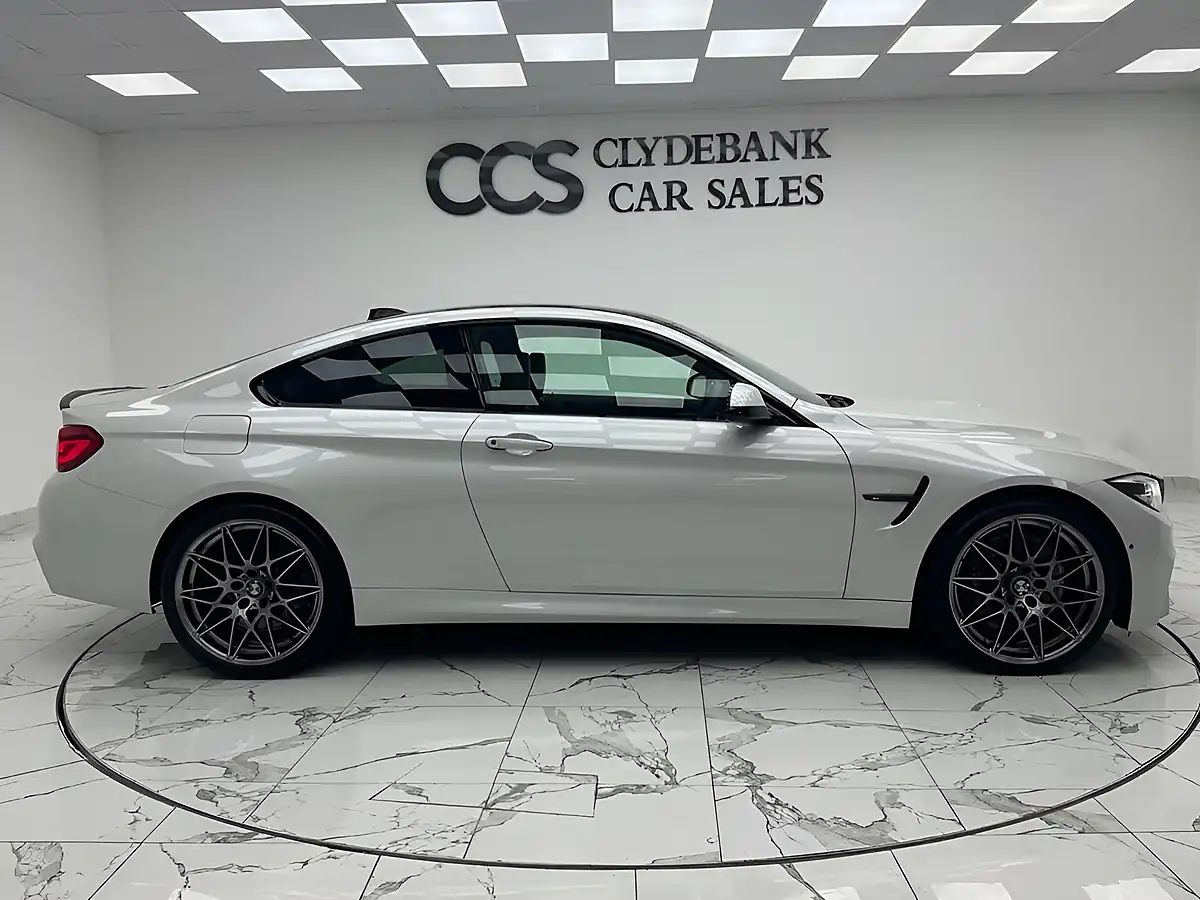 Used 2019 BMW M4 Competition Mineral White - Interior and Exterior details 2