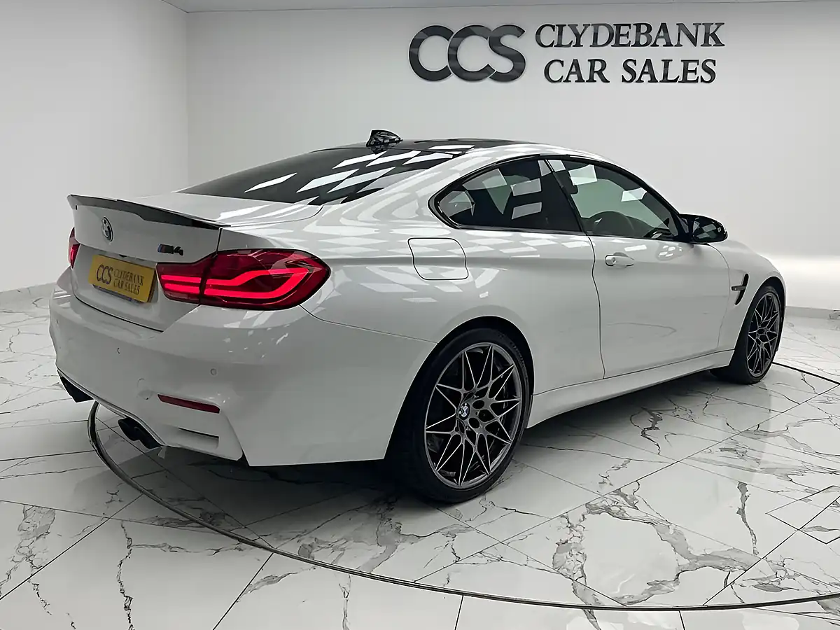 Used 2019 BMW M4 Competition Mineral White - Interior and Exterior details 3