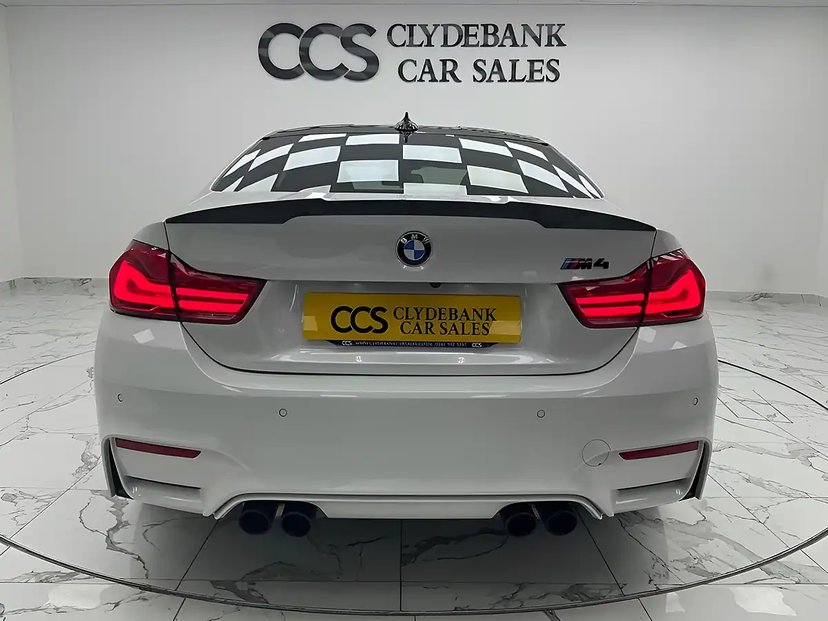 Used 2019 BMW M4 Competition Mineral White - Interior and Exterior details 4