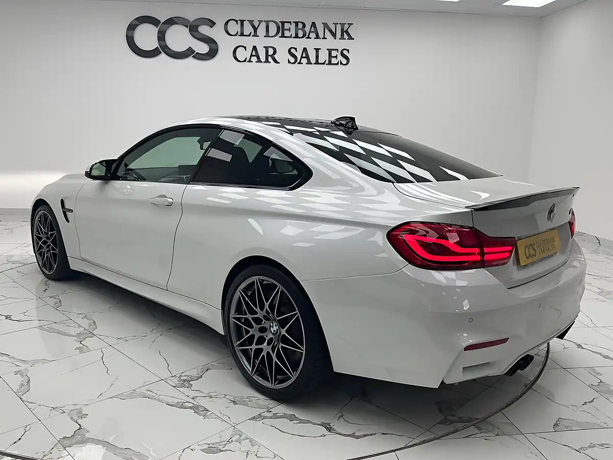 Used 2019 BMW M4 Competition Mineral White - Interior and Exterior details 5