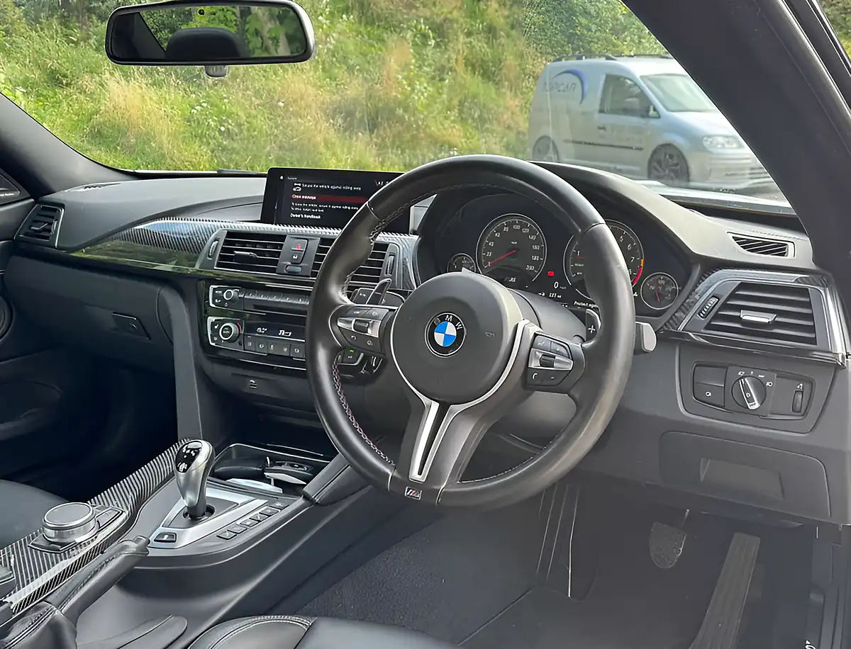 Used 2019 BMW M4 Competition Mineral White - Interior and Exterior details 10