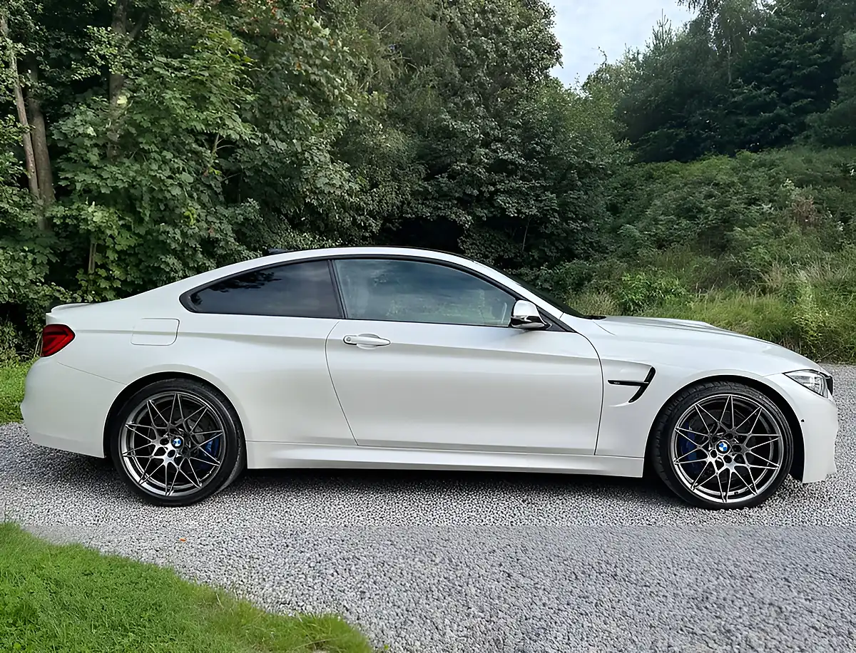 Used 2019 BMW M4 Competition Mineral White - Interior and Exterior details 2