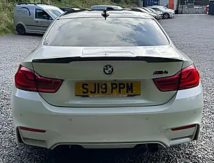 Used 2019 BMW M4 Competition Mineral White - Interior and Exterior details 4