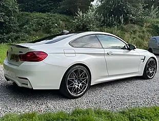 Used 2019 BMW M4 Competition Mineral White - Interior and Exterior details 5