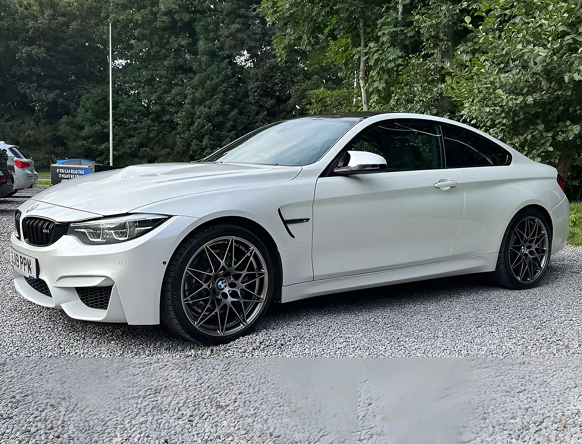 Used 2019 BMW M4 Competition Mineral White - Interior and Exterior details 7