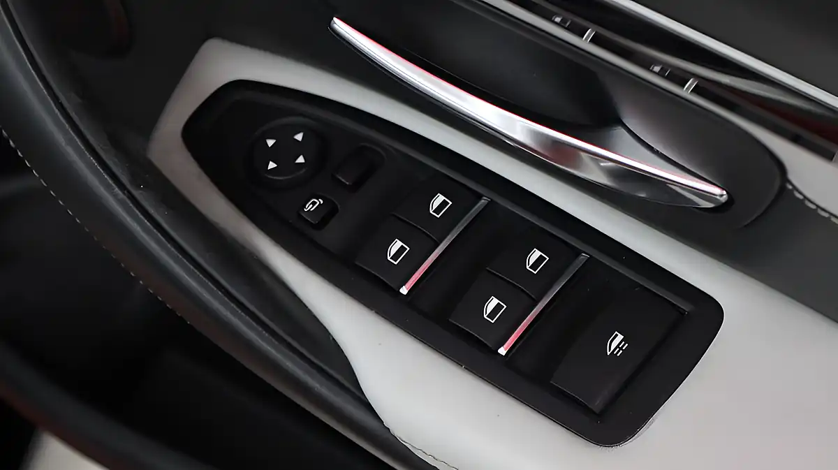 Used 2019 BMW M4 Competition Orange - Interior and Exterior details 15