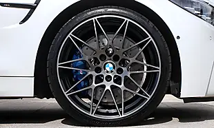 Used 2019 BMW M4 Competition White - Interior and Exterior details 10