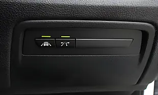 Used 2019 BMW M4 Competition White - Interior and Exterior details 12