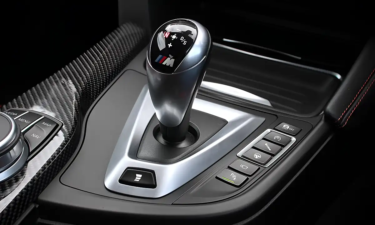 Used 2019 BMW M4 Competition White - Interior and Exterior details 18